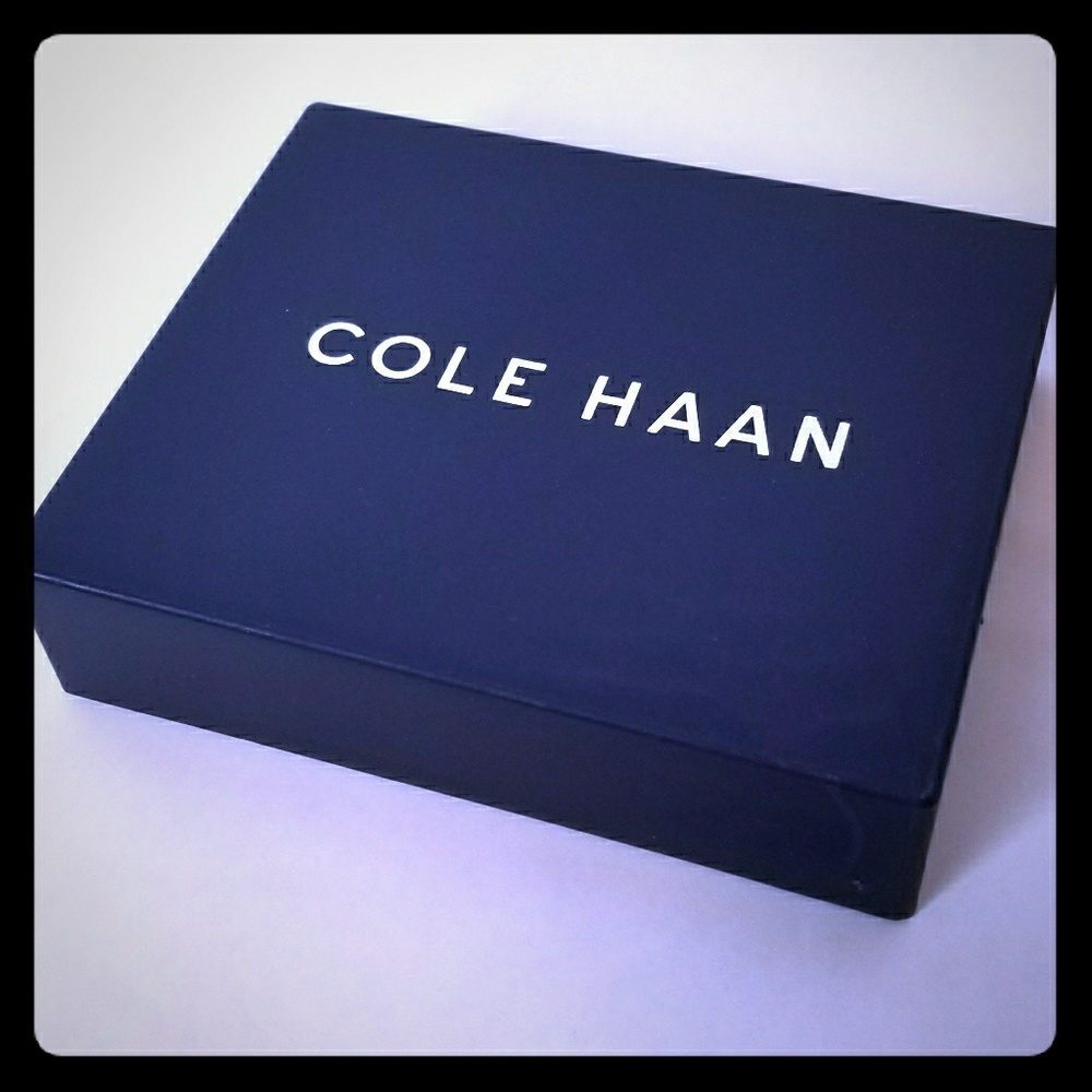 Cole Haan Pebble Leather Slim Bifold Wallet Black